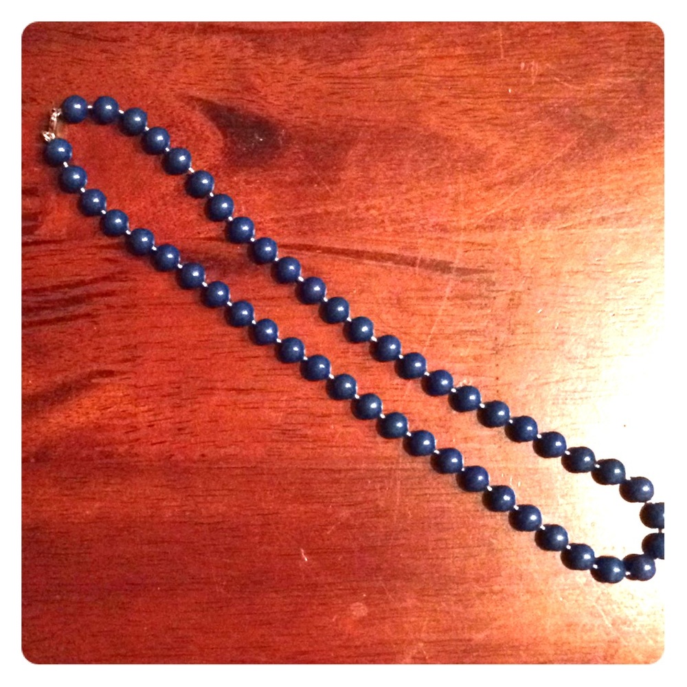 Blue bead necklace